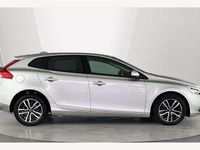 Used Volvo V40 Momentum 122 HP (89 kW) 2019 Hatchback