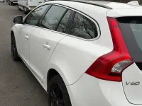 Używany Volvo V60 SE 115 KM (84 kW) 2012 Biały Kombi
