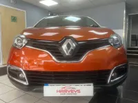 Used Renault Captur Dynamique 90 HP (66 kW) 2014 Orange/cream SUV