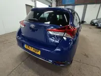 Used Toyota Auris 116 HP (85 kW) 2017 Blue Hatchback