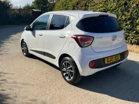 Used Hyundai i10 Premium 87 HP (63 kW) 2017 White Hatchback