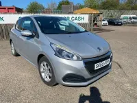 Używany Peugeot 208 Active 68 KM (50 kW) 2015 Srebrny Hatchback