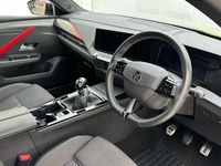 Second-hand Vauxhall Astra GS Line 130 CP (95 kW) 2022 Galben Hatchback