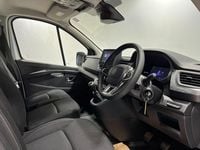 New Renault Trafic 2025 White MPV