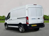 Begagnad Ford E-Transit 197 kW (269 HK) 2024 Vit Van