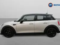Usado Mini Cooper Classic 136 CV (100 kW) 2022 Plateado Utilitario