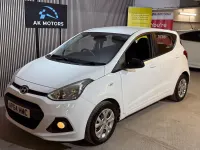 Used Hyundai i10 SE 67 HP (49 kW) 2015 White Hatchback