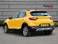 Used Kia Stonic 100 HP (73 kW) 2022 Yellow SUV