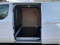 Used Ford Transit Custom Limited 170 HP (125 kW) 2022 White Van