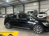 Used Renault Clio Evolution 90 HP (66 kW) 2022 Black Hatchback