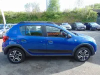 Usado Dacia Sandero Stepway 90 CV (66 kW) 2020 Azul Utilitario