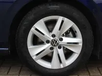 Używany VW Golf VII Life 150 KM (110 kW) 2021 Niebieski Hatchback