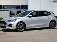 Used Ford Focus ST-Line X 2025 Moondust silver Hatchback