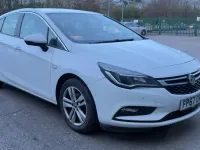 Używany Vauxhall Astra 110 KM (80 kW) 2018 Biały Hatchback