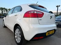 Used Kia Rio 84 HP (61 kW) 2013 White Hatchback