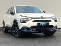 Begagnad Citroën e-C4 Shine 100 kW (136 HK) 2023 Vit Sedan