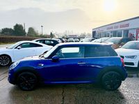 Begagnad Mini ONE Hatch 2018 Blå Halvkombi