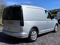 Usado VW Caddy Pro 102 HP (75 kW) 2023 Prateado Monovolume
