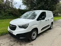 Usado Vauxhall Combo 100 HP (73 kW) 2019 Branco Monovolume