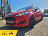 Używany Ford Fiesta Zetec 140 KM (102 kW) 2015 Czerwony Hatchback