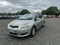 Usado Toyota Auris 2007 Plateado Utilitario