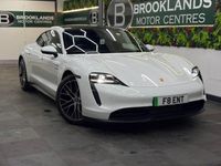 Usado Porsche Taycan 300 kW (408 HP) 2021 Branco Sedan