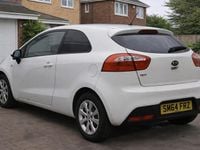 Used Kia Rio 2015 White Hatchback