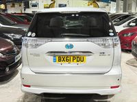 Begagnad Toyota Estima 2026 Silver Minibuss