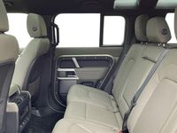 Used Land Rover Defender SE Dynamic 300 HP (220 kW) 2024 Pangea green Estate