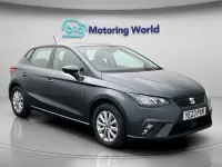Usado Seat Ibiza SE 94 HP (69 kW) 2023 Cinzento Citadino