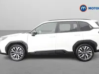 Käytetty Subaru Forester 136 HP (100 kW) 2025 Valkoinen Katumaasturi