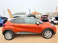 Used Renault Captur Dynamique 90 HP (66 kW) 2016 Orange SUV