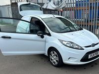 Usado Ford Fiesta 70 HP (51 kW) 2011 Branco Van