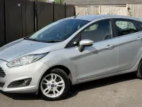 Begagnad Ford Fiesta Zetec 2017 Silver Halvkombi