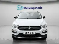 Usado VW T-Roc Design 110 HP (80 kW) 2021 Prateado SUV