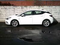 Used Vauxhall Astra SRi 2017 Summit white Hatchback