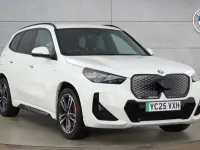 Begagnad BMW iX1 M Sport 147 kW (201 HK) 2025 Vit SUV