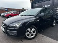 Usado Ford Focus Zetec 100 HP (73 kW) 2007 Preto Citadino