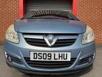 Second-hand Vauxhall Corsa Design Edition 89 CP (65 kW) 2009 Albastru Hatchback