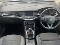 Second-hand Vauxhall Astra Edition 145 CP (106 kW) 2021 Alb Hatchback