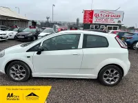 Used Fiat Punto Easy Plus 69 HP (50 kW) 2015 White Hatchback