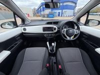 Used Toyota Yaris Trend 99 HP (72 kW) 2013 White Hatchback