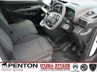 Used Vauxhall Combo S 100 HP (73 kW) 2024 White MPV