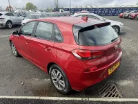 Used Hyundai i30 SE 110 HP (80 kW) 2017 Red Hatchback