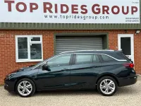 Used Vauxhall Astra SRi 150 HP (110 kW) 2017 Green Estate