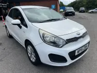 Used Kia Rio 2015 White Hatchback