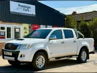 Used Toyota HiLux Luxury 171 HP (125 kW) 2012 White Pickup