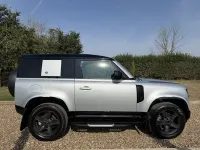 Used Land Rover Defender SE Dynamic 250 HP (183 kW) 2022 Silver SUV