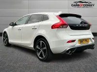 Used Volvo V40 R-Design 190 HP (139 kW) 2017 White Estate