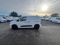 Used Vauxhall Combo Sportive 100 HP (73 kW) 2021 White Van